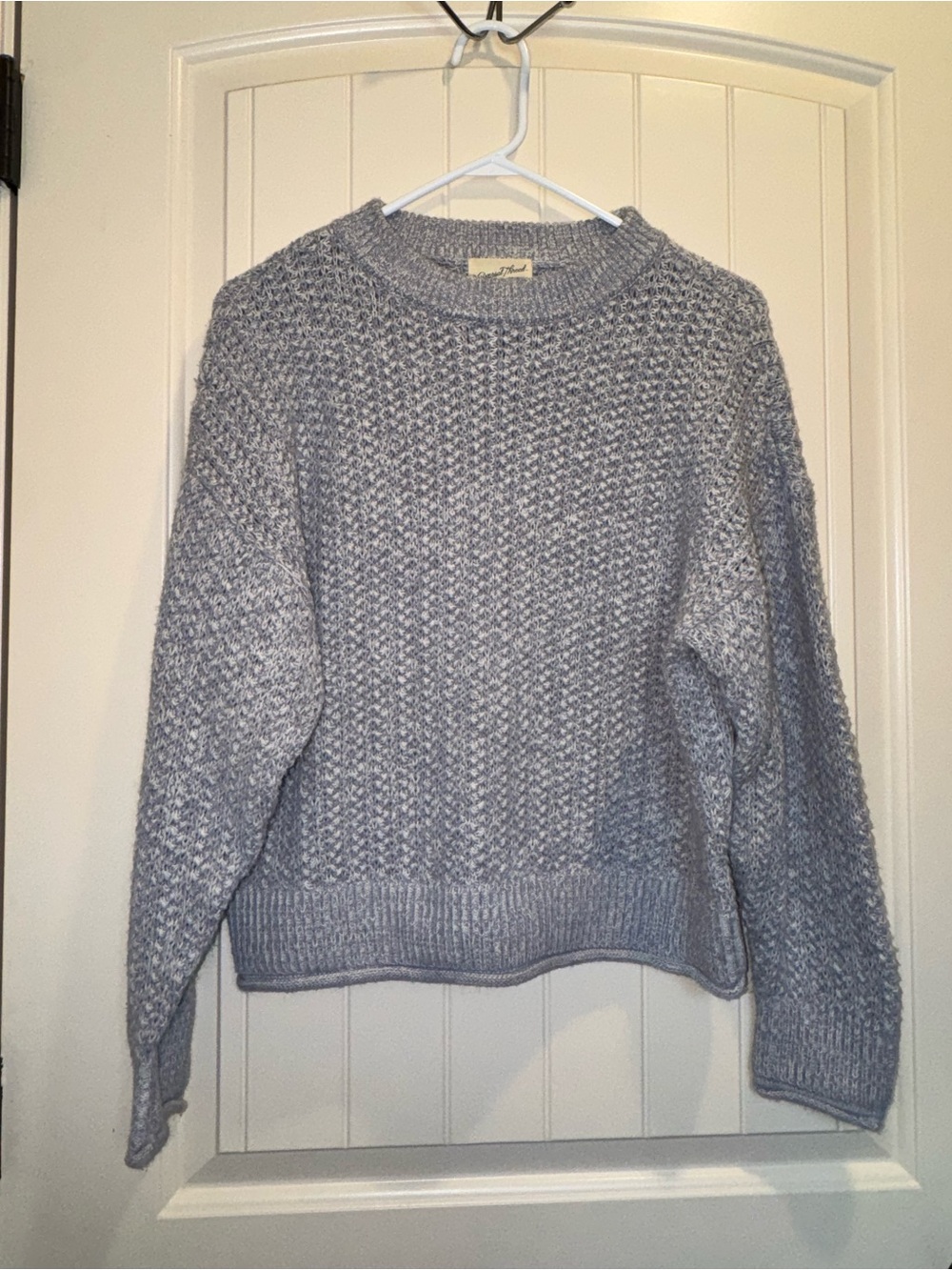 Universal Thread Heathered Light Gray Crewneck Sweater